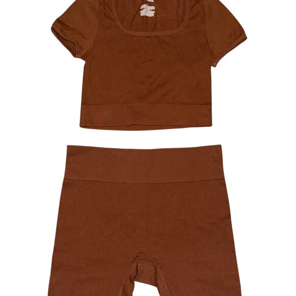 CROP TOP (S)/ SHORT SET(M) - Picture 2 of 2